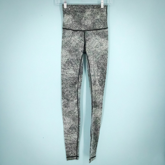 Lululemon Size 4 Wunder Under High Rise Luon Spray Jacquard White Black Leggings - Picture 1 of 5